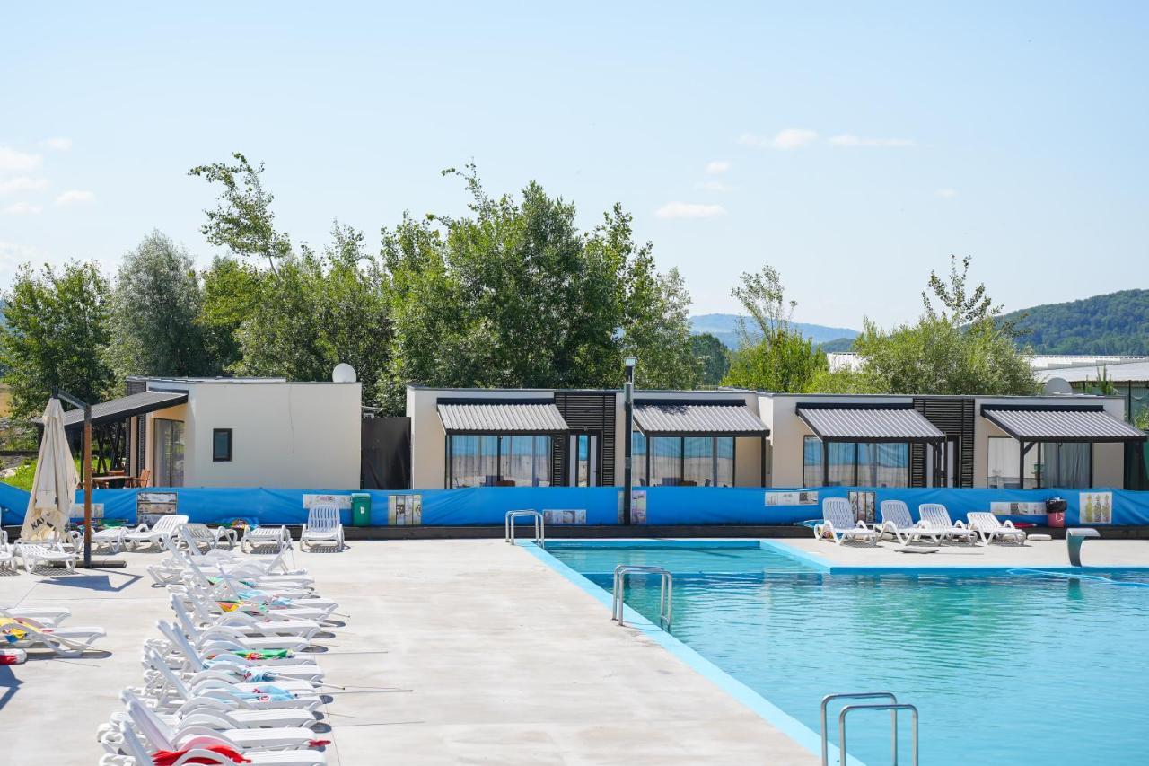 Вілла Bungalowuri "Doi Cocosi " Хорезу Екстер'єр фото